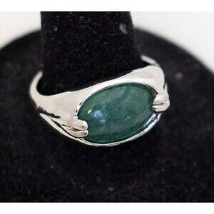 Size 9, Vintage Green Oval Silver Tone Ring - A23
